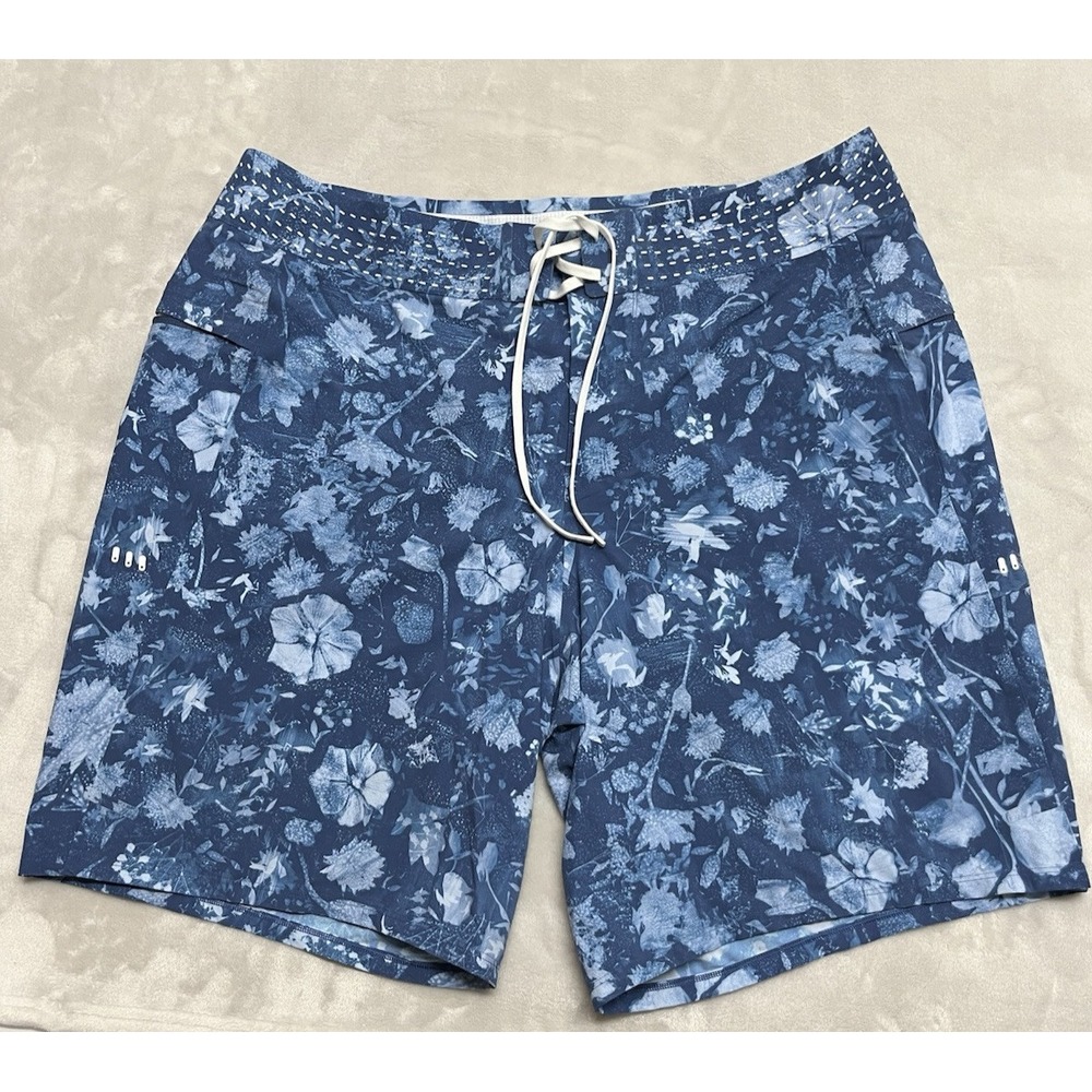 Lululemon Board Short Men 34 Blue Floral Zip Cargo Pocket Drawstring 9'' Outdoor